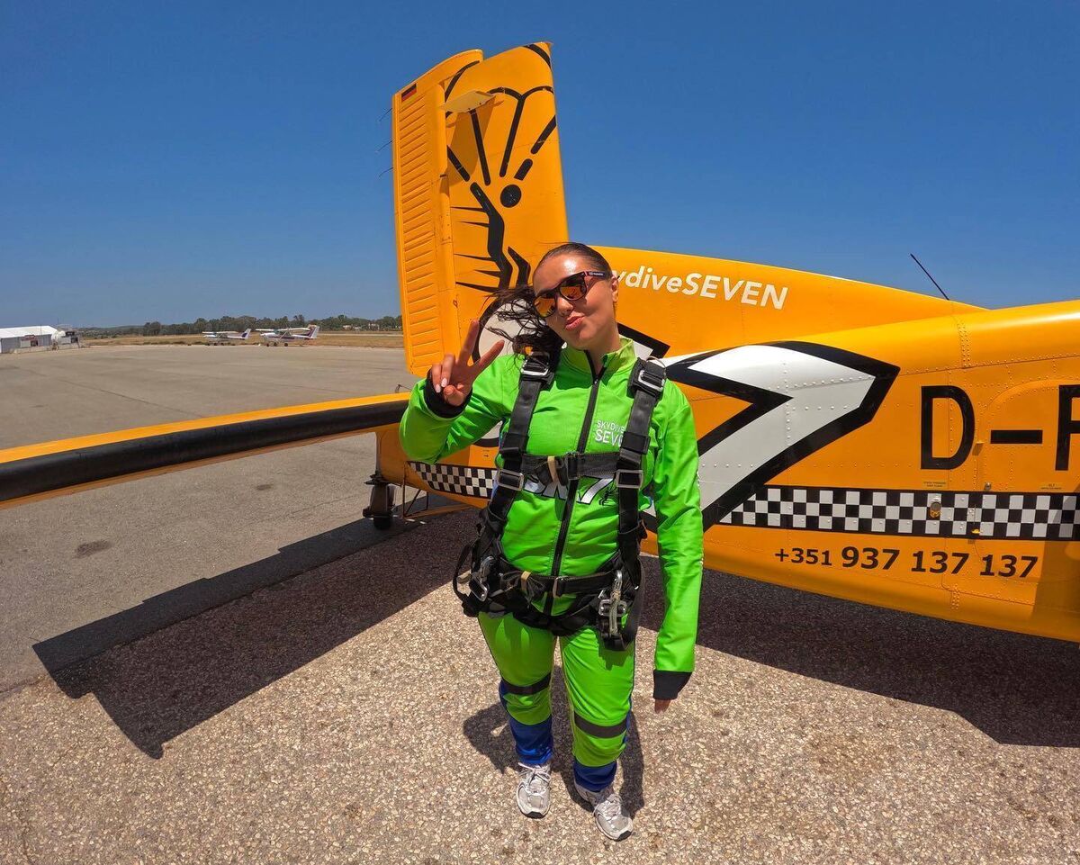 Ellen embarked on a 30 Challenges in 30 Days fundraiser to help raise money for cancer research, night nurses, and patient support. 