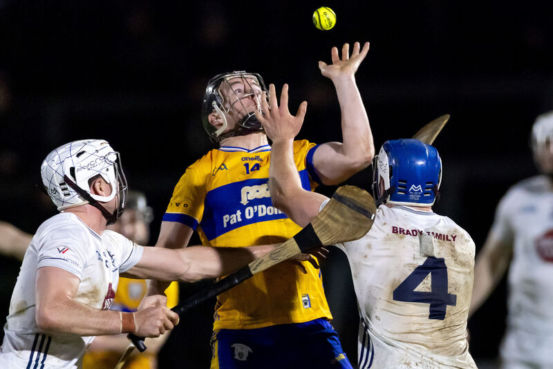 Kildare’s Dan O’Meara and Conor Boran with Tony Kelly of Clare. Picture: INPHO/Morgan Treacy Kildare’s Dan O’Meara and Conor Boran with Tony Kelly of Clare. Picture: INPHO/Morgan Treacy