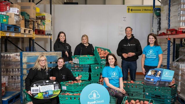 <p>Rena O’Donovan, Leah Keane, Kate Moriarty, Julie McDonnell, and Colum O’Sullivan (Sully) of Cully &amp; Sully with Aoibheann O’Brien and Rosie Fuller of FoodCloud at the FoodCloud Cork Hub in Little Island, Cork. Picture: Joleen Cronin.</p>