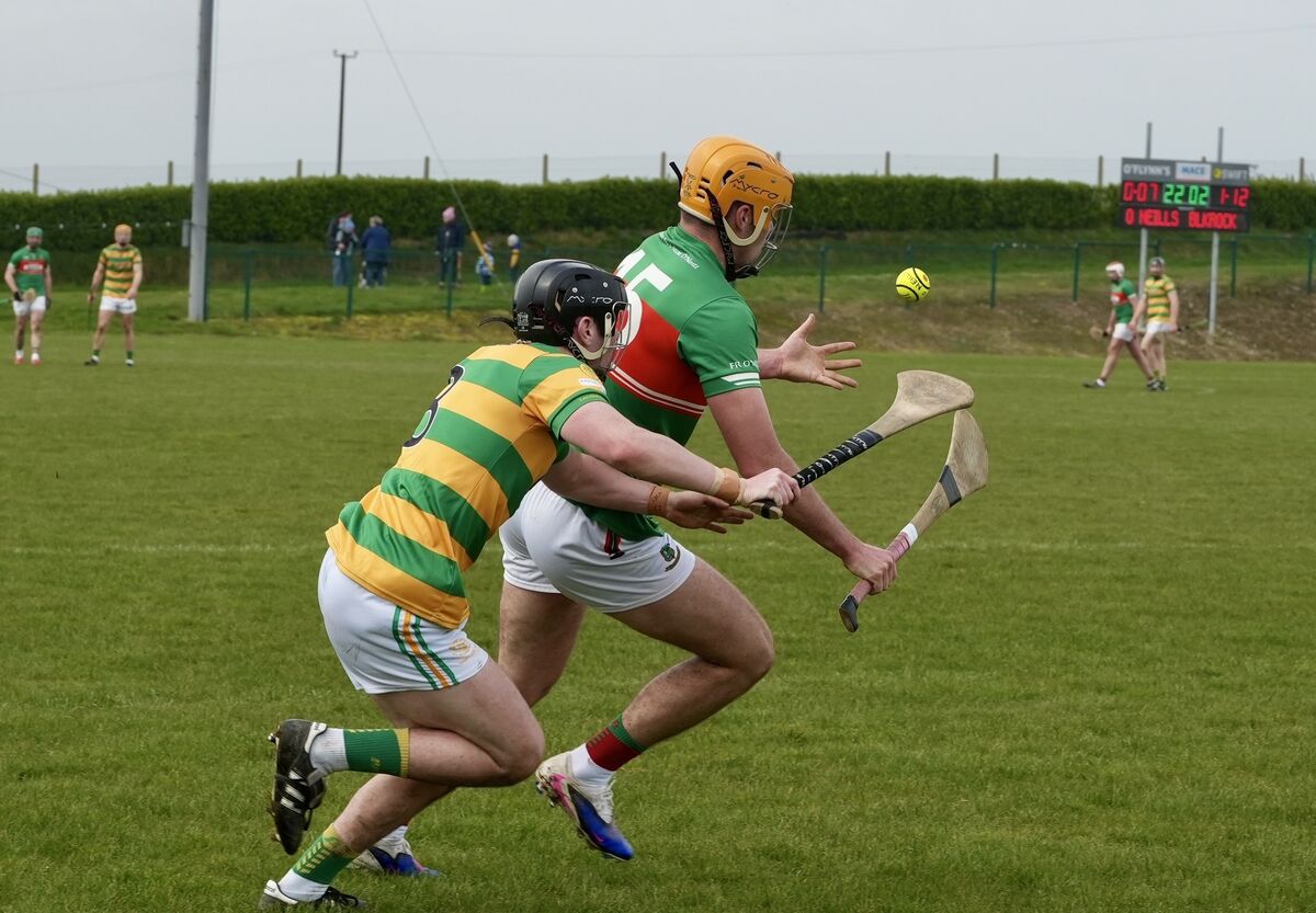 Ollie McAdoo challenges Fr O'Neill’s Ronan Lowney. Picture: Noel Sweeney Ollie McAdoo challenges Fr O'Neill’s Ronan Lowney. Picture: Noel Sweeney