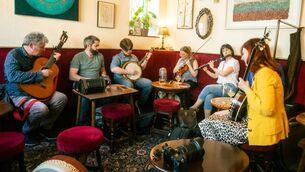 <p class="contextmenu internal_Caption">A session at last year’s Féile Fearann Rí in Maureen’s Pub, featuring John Spillane, Jessie Cawley, and Pádraig Mac Aodhgáin.</p> <p class="contextmenu internal_Caption">A session at last year’s Féile Fearann Rí in Maureen’s Pub, featuring John Spillane, Jessie Cawley, and Pádraig Mac Aodhgáin.</p>