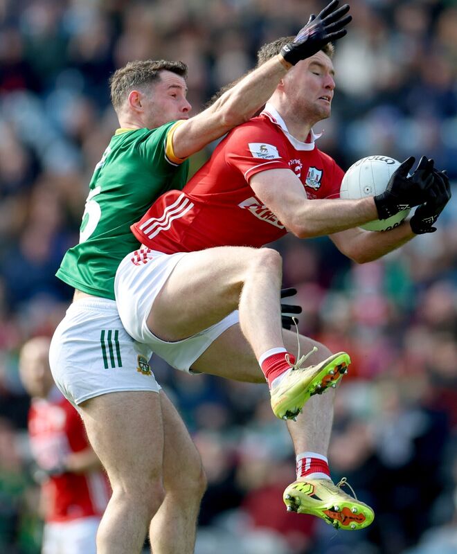 Maurice Shanley is out first to the dropping ball. Picture: INPHO/James Crombie