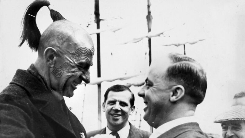 Friedrich von Ledebur (Queequeg), (left) greeting Roy Hammond (right), in foreground. Friedrich von Ledebur (Queequeg), (left) greeting Roy Hammond (right), in foreground.