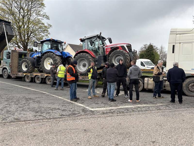 Protesters at Whitegate oil refinery protesting over rising fuel prices this morning. Picture: Noel Sweeney