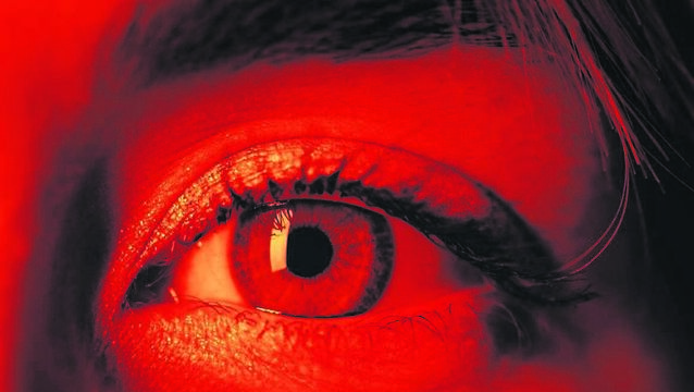 <p class="contextmenu internal_Caption">Cataracts are common as we age, and they will not usually damage your eye</p>