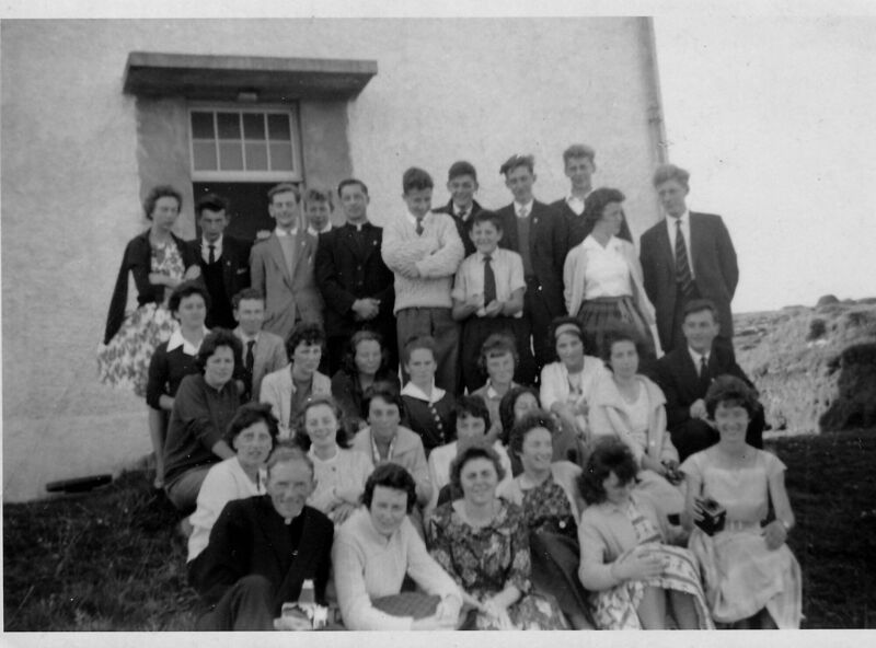 A Réalt group at Brú na Gráige in August, 1962. The music was provided by local and visiting musicians