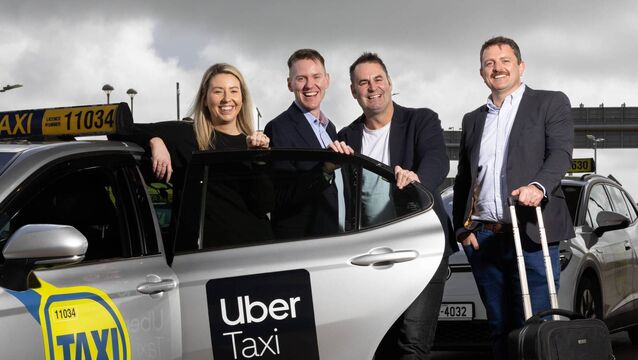 <p>Rachel O’Toole and Leonard Miller, DAA with Kieran Harte, Uber and Peter Walsh, Cork Airport marking the new Cork Airport - Uber partnership.</p>