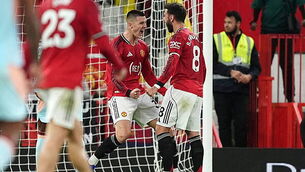 Manchester United hold on to beat Brentford and close in on Champions League