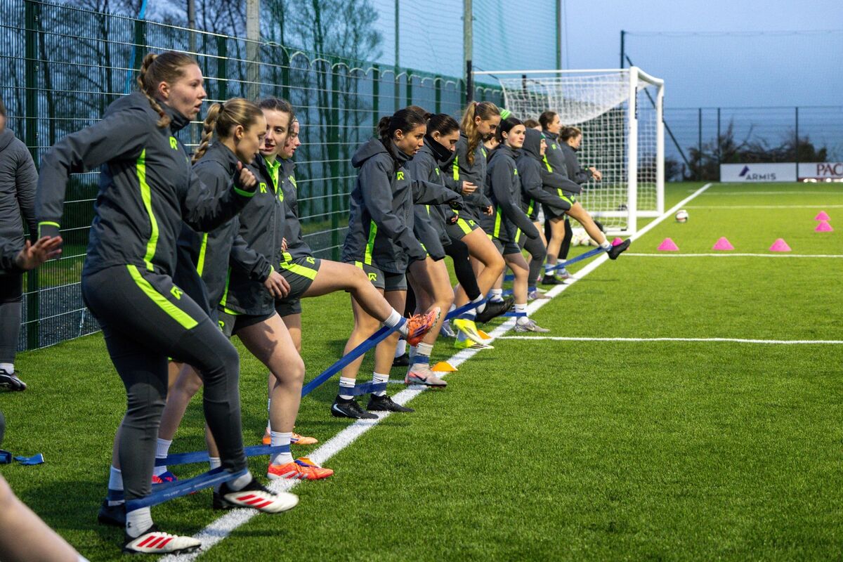 The Cork City FC women’s squad train under floodlights at Ballinhassig AFC. Picture: Chani Anderson