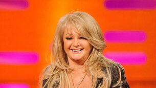 Bonnie Tyler ‘recuperating’ after emergency intestinal surgery