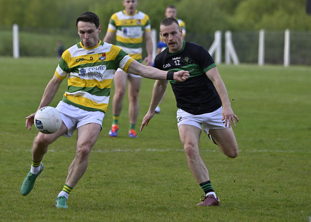 Carbery Rangers' John O'Rourke clears away from Conor Horgan of Nemo Rangers. Picture: Martin Walsh Carbery Rangers' John O'Rourke clears away from Conor Horgan of Nemo Rangers. Picture: Martin Walsh