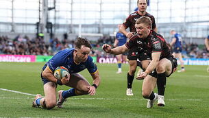 Hugo Keenan scores their third try 9/5/2026