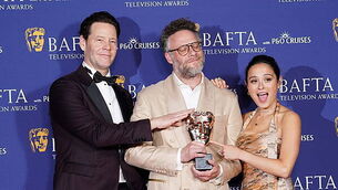 Seth Rogen pays tribute to Catherine O’Hara as he picks up Bafta for The Studio