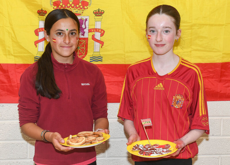 Irati Pfulg and Lara Dawson Ortiz with some of their tasty treats.