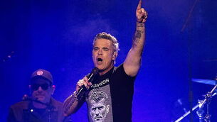Robbie Williams to perform Soccer Aid half-time show for its 20th anniversary Robbie Williams to perform Soccer Aid half-time show for its 20th anniversary