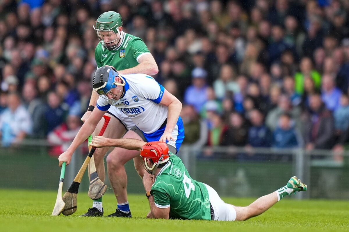 Austin Gleeson of Waterford tussles with Barry Nash of Limerick and William O'Donoghue of Limerick. Picture: ©INPHO/James Lawlor Austin Gleeson of Waterford tussles with Barry Nash of Limerick and William O'Donoghue of Limerick. Picture: ©INPHO/James Lawlor
