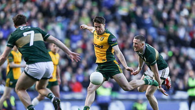Conor O'Donnell shoots to score his side's first goal of the match 29/3/2026