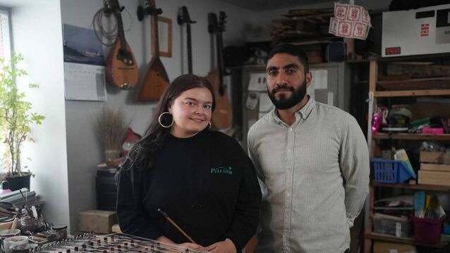 <p>Cork-based oud player Sarraj Alsersawi with Donegal singer and accordionist Catríona Ní Ghribín in Cara Sa Cheol on TG4.</p>