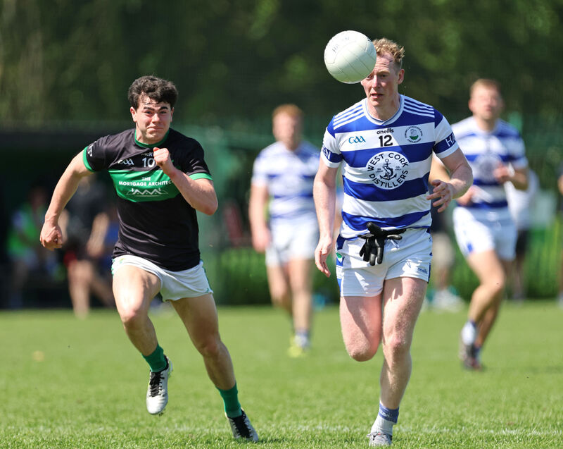 Oisin Whyte, Nemo Rangers, tracking Conor Cahalane, Castlehaven. Picture: Jim Coughlan. Oisin Whyte, Nemo Rangers, tracking Conor Cahalane, Castlehaven. Picture: Jim Coughlan.