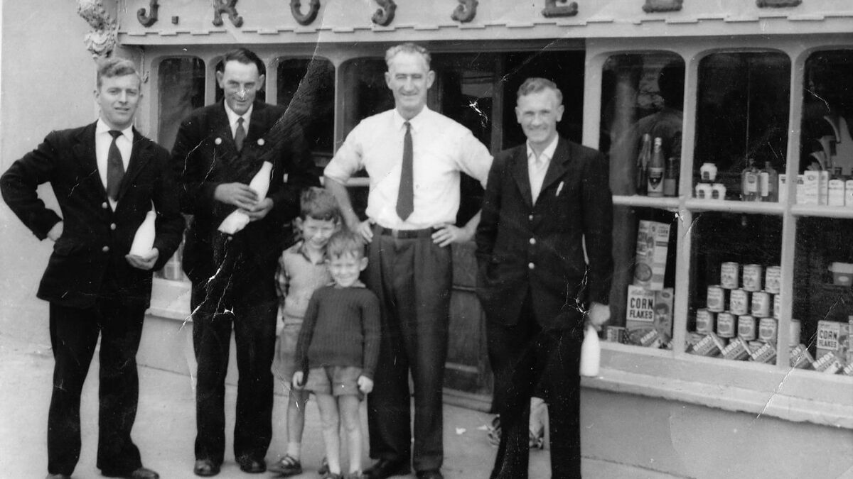 Throwback Thursday: A stroll through the shops of my town in 1950s