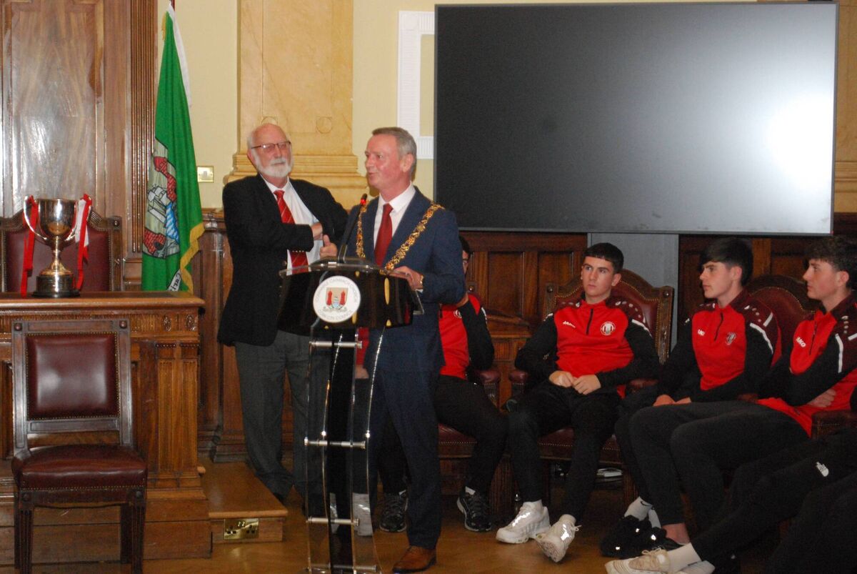 The Lord Mayor of Cork Cllr Fergal Dennehy addresses the Cork Youth Inter-League team, management, Committee members and parents at a reception at the City Hall recently. KD The Lord Mayor of Cork Cllr Fergal Dennehy addresses the Cork Youth Inter-League team, management, Committee members and parents at a reception at the City Hall recently. KD