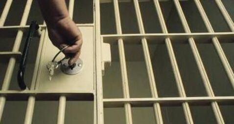 Motorist found with knuckleduster in stolen car told Cork gardaí: 'It's dangerous out there'