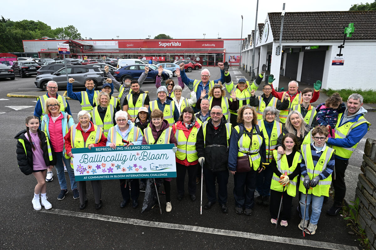 Ballincollig Tidy Towns volunteers gathered at Quish’s SuperValu in Ballincollig on a Sunday morning recently for the weekly clean-up ahead of the international judging. Picture: Larry Cummins
                    