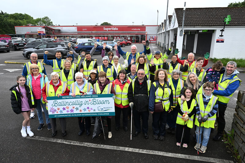 Ballincollig Tidy Towns volunteers gathered at Quish’s SuperValu in Ballincollig on a Sunday morning recently for the weekly clean-up ahead of the international judging. Picture: Larry Cummins
Ballincollig Tidy Towns volunteers gathered at Quish’s SuperValu in Ballincollig on a Sunday morning recently for the weekly clean-up ahead of the international judging. Picture: Larry Cummins