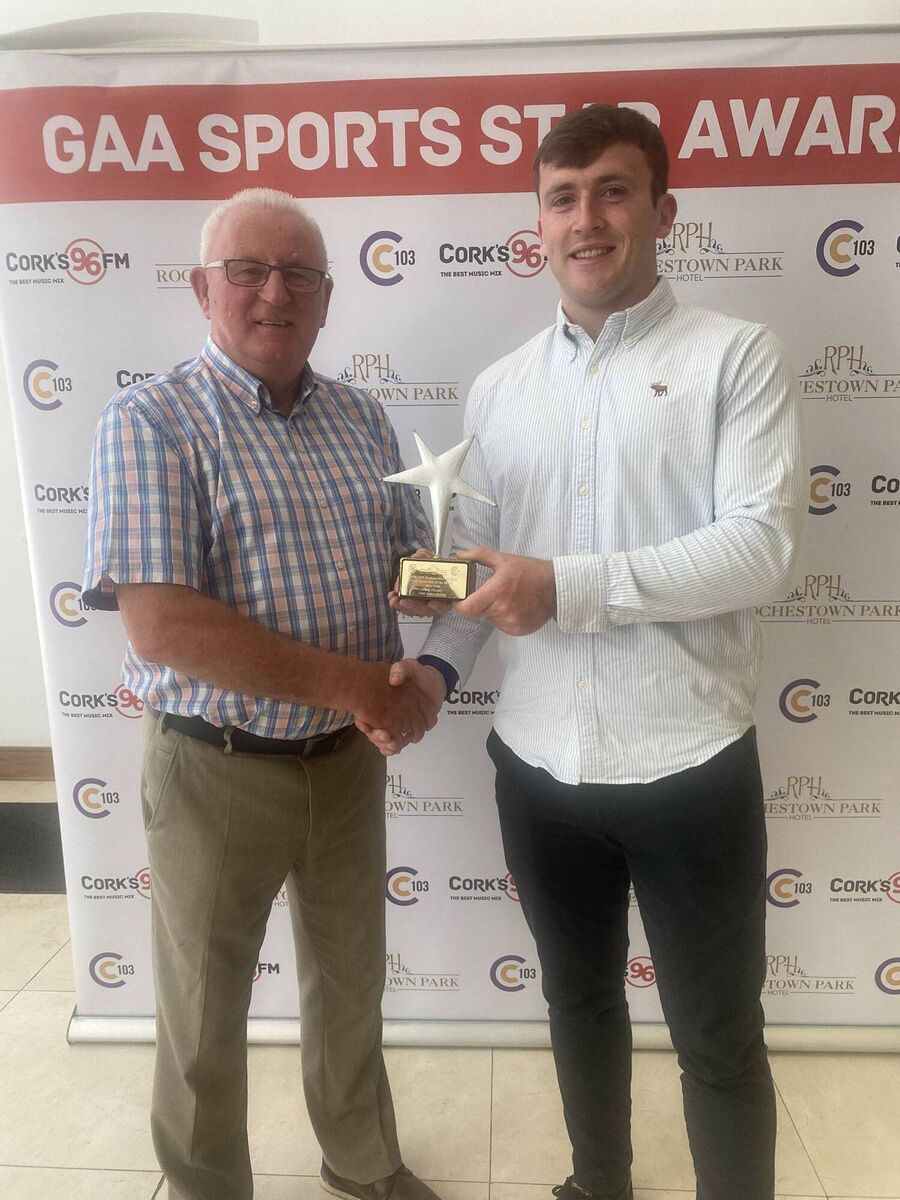 96FM/C103 Sports Award winner for May, Niall O'Leary, with Finbarr McCarthy. Picture: Tony O'Connell