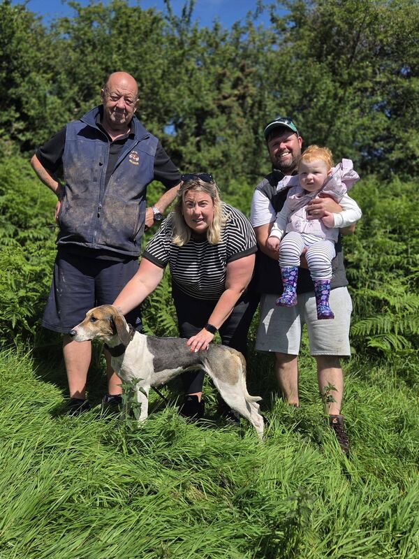 Jenifer Kenneally with Kniockane Jack of Southern/Carrigaline harriers winner of the Mayfield Senior draghunt also included Ger Kenneally and Ian Freyne. ﻿