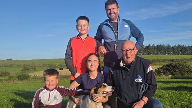 <p>Tristan O'Herliny (back right) and family with Starlight of Kerry Pike/Fair Hill harriers winner of the Mayfield Puppy draghunt also included Tim O'Callaghan. </p>