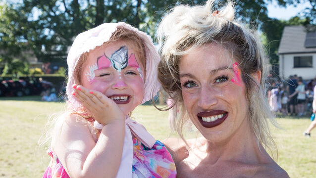 <p>Darla and Sylice Houlihan were at the Non Bonfire event which took place in Iona Green in Mayfield. Pictures: David Creedon</p>