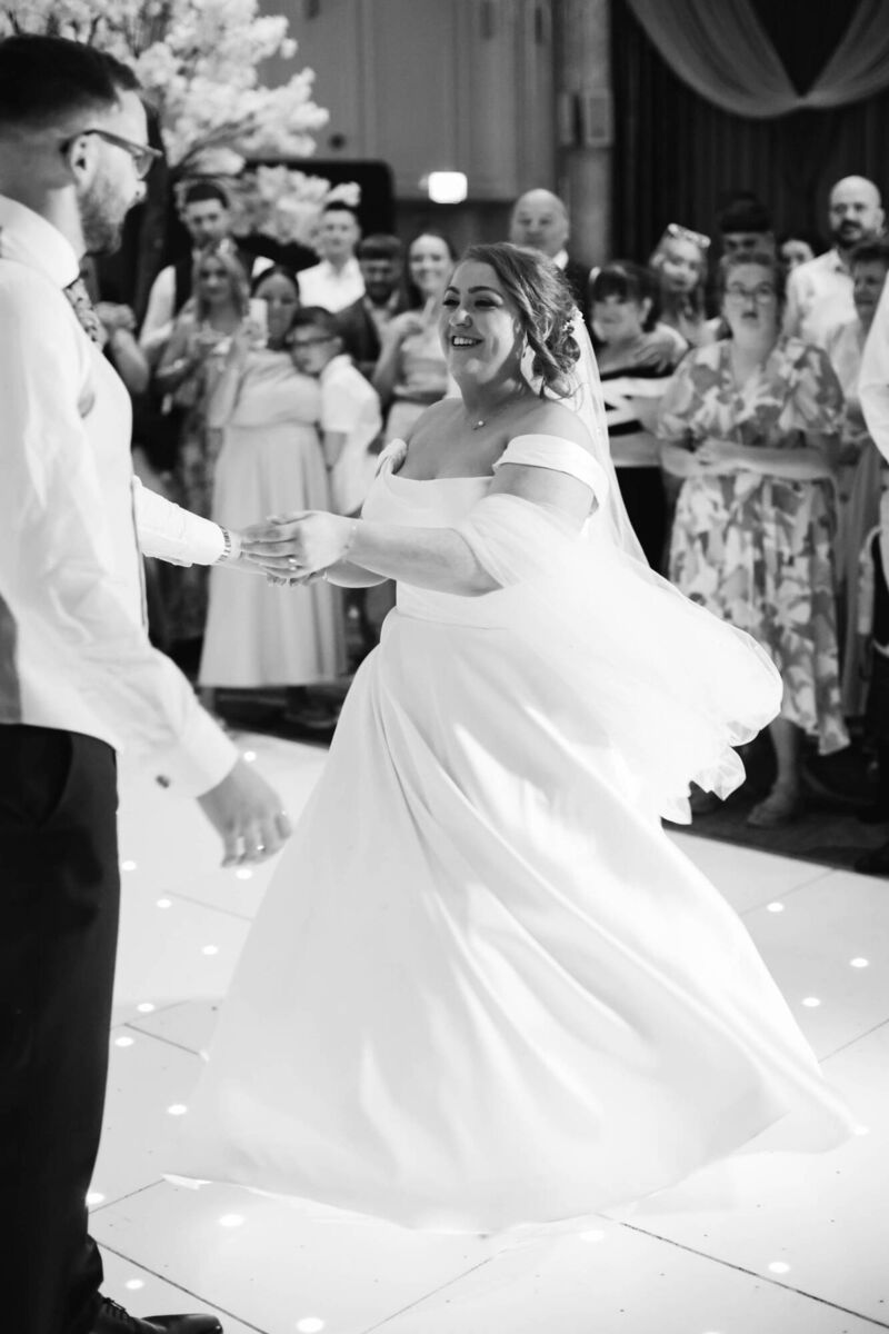 The couple shared their first dance to Lewis Capaldi’s Pointless.