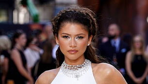 Zendaya wears shimmering white outfit at The Odyssey premiere Zendaya wears shimmering white outfit at The Odyssey premiere