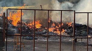 Bonfire topped with replica mosque set alight before bid to remove hate display Bonfire topped with replica mosque set alight before bid to remove hate display