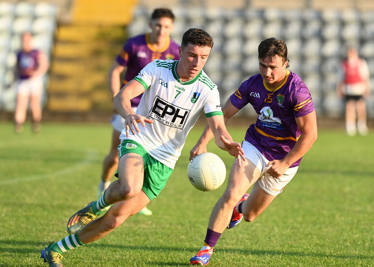 Muskerry's Conor Dodd is about to be tackled by Carbery's Olan O'Donovan. Picture: Martin Walsh Muskerry's Conor Dodd is about to be tackled by Carbery's Olan O'Donovan. Picture: Martin Walsh
