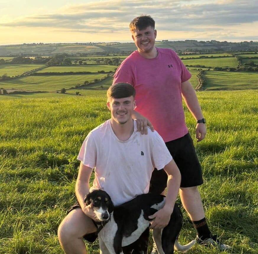Cork Draghunting: Kyle and Calum McCarthy of Mayfield with Mossy's Diamond, leader of the Puppy Championship. Cork Draghunting: Kyle and Calum McCarthy of Mayfield with Mossy's Diamond, leader of the Puppy Championship.