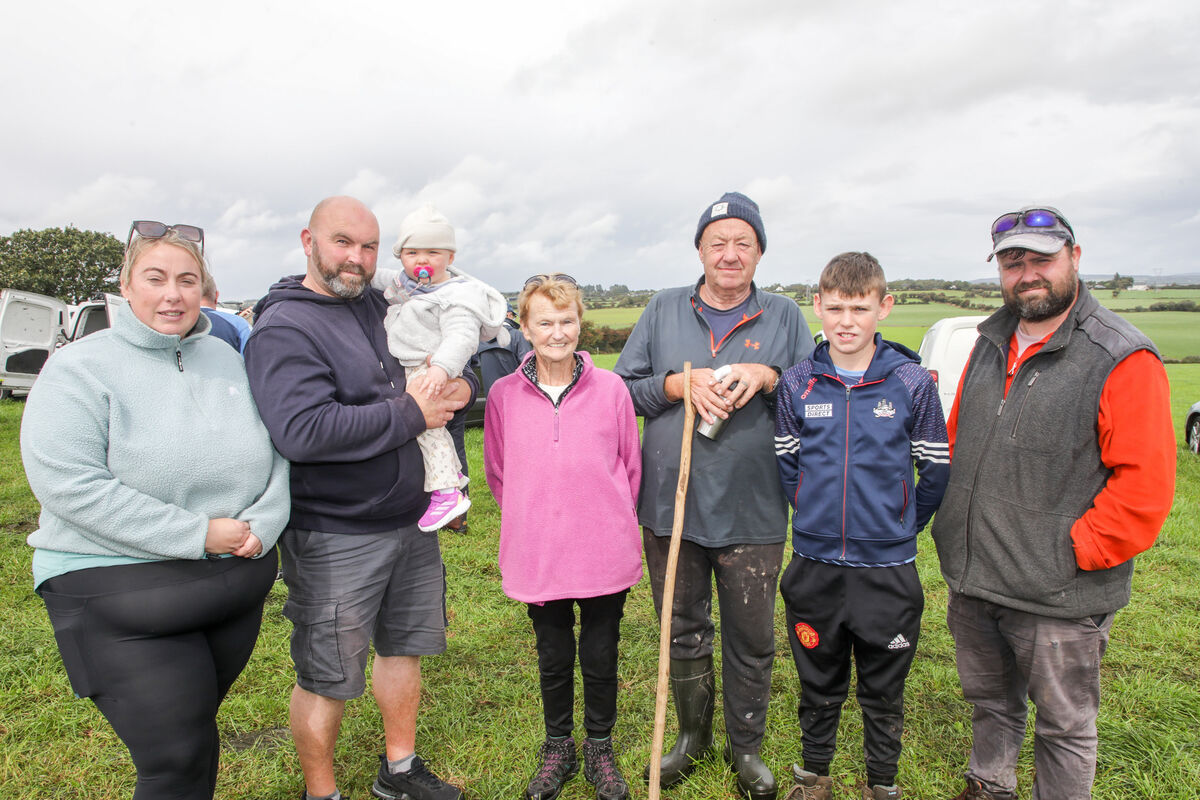 Jennifer Kenneally, Stephen Kidney, Amelia Kidney, Eily Kidney, Ger Kenneally, Conor Kidney and Ian Frayne at the Cornell News Donal O’Mahony Memorial Draghunt which took place at Dawston, Blarney, Cork. - Picture: David Creedon Jennifer Kenneally, Stephen Kidney, Amelia Kidney, Eily Kidney, Ger Kenneally, Conor Kidney and Ian Frayne at the Cornell News Donal O’Mahony Memorial Draghunt which took place at Dawston, Blarney, Cork. - Picture: David Creedon