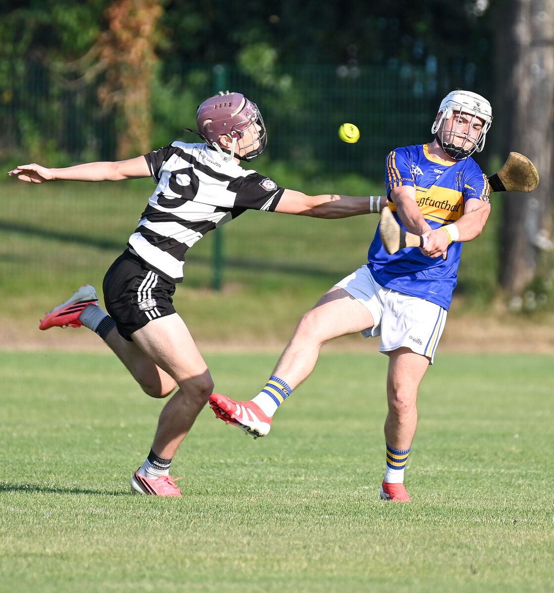  Carrigtwohill's Jarlath Cullimore shoots past Midleton's Alfie Hennessy during their Premier 1 MHC clash in Midleton. Picture: David Keane.