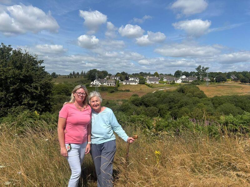 Trish O'Mahony and Joan Lewis, Murphy's Rock. Trish O'Mahony and Joan Lewis, Murphy's Rock.
