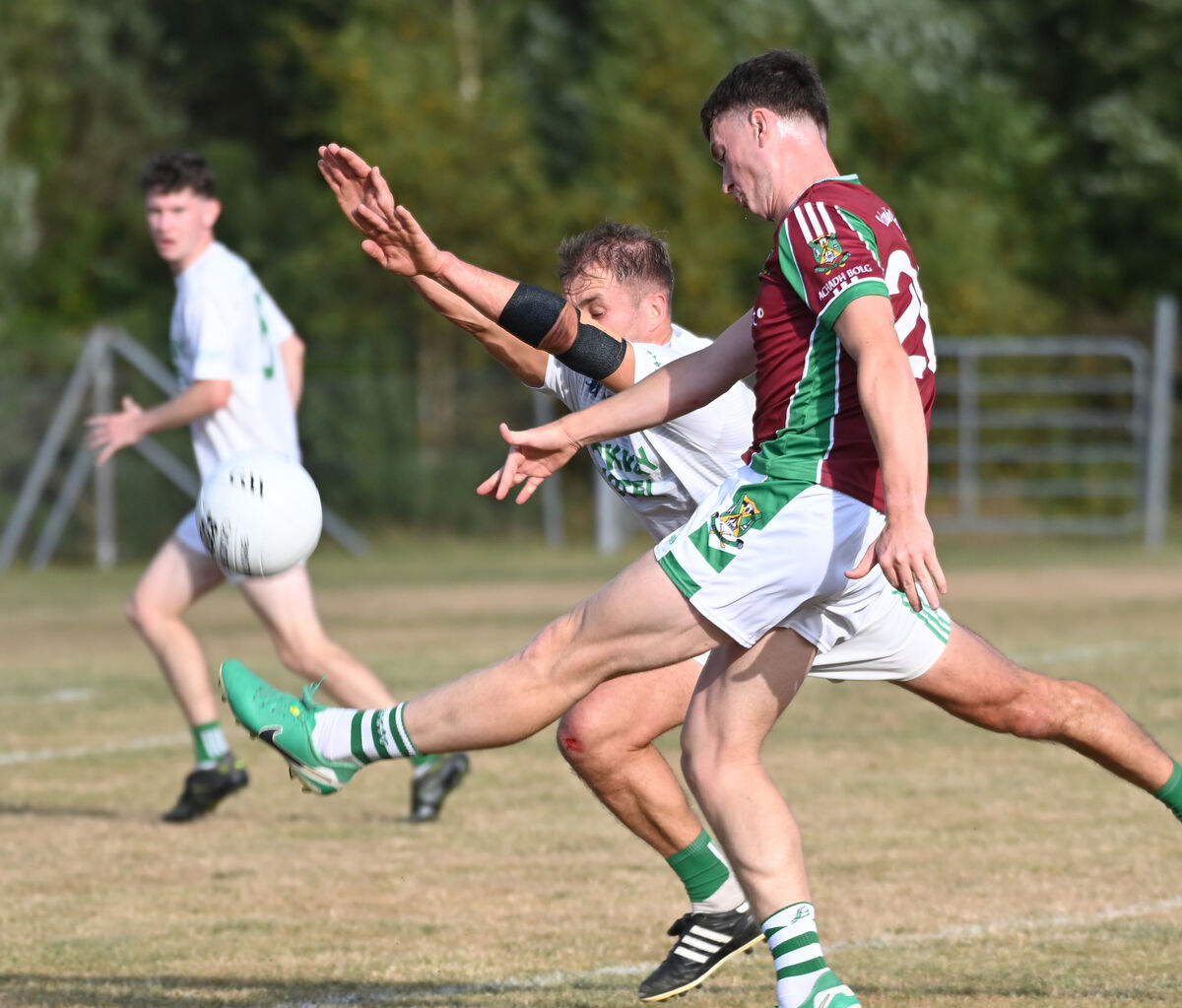 Aghabullogue's Luke Casey shoots from Dohenys' Jerry Farrell. Picture: Eddie O'Hare Aghabullogue's Luke Casey shoots from Dohenys' Jerry Farrell. Picture: Eddie O'Hare