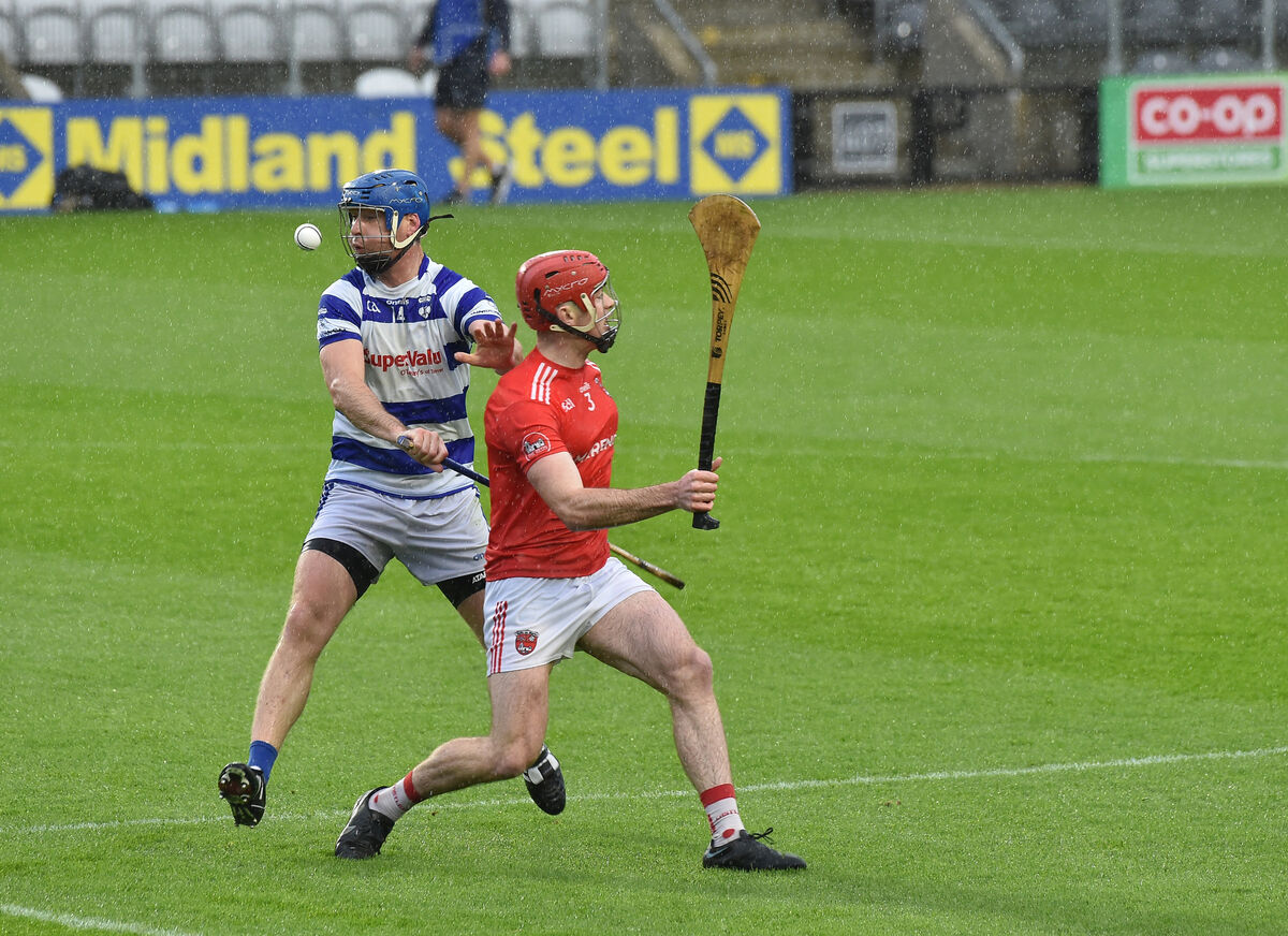  Dan O'Connell of Inniscarra battles with Castlemartyr's Darragh Moran in the 2022 Premier IHC final. Picture: Dan Linehan