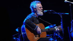 Rachel Zegler and Chris O’Dowd pay tribute to ‘one of the greats’ Glen Hansard Rachel Zegler and Chris O’Dowd pay tribute to ‘one of the greats’ Glen Hansard
