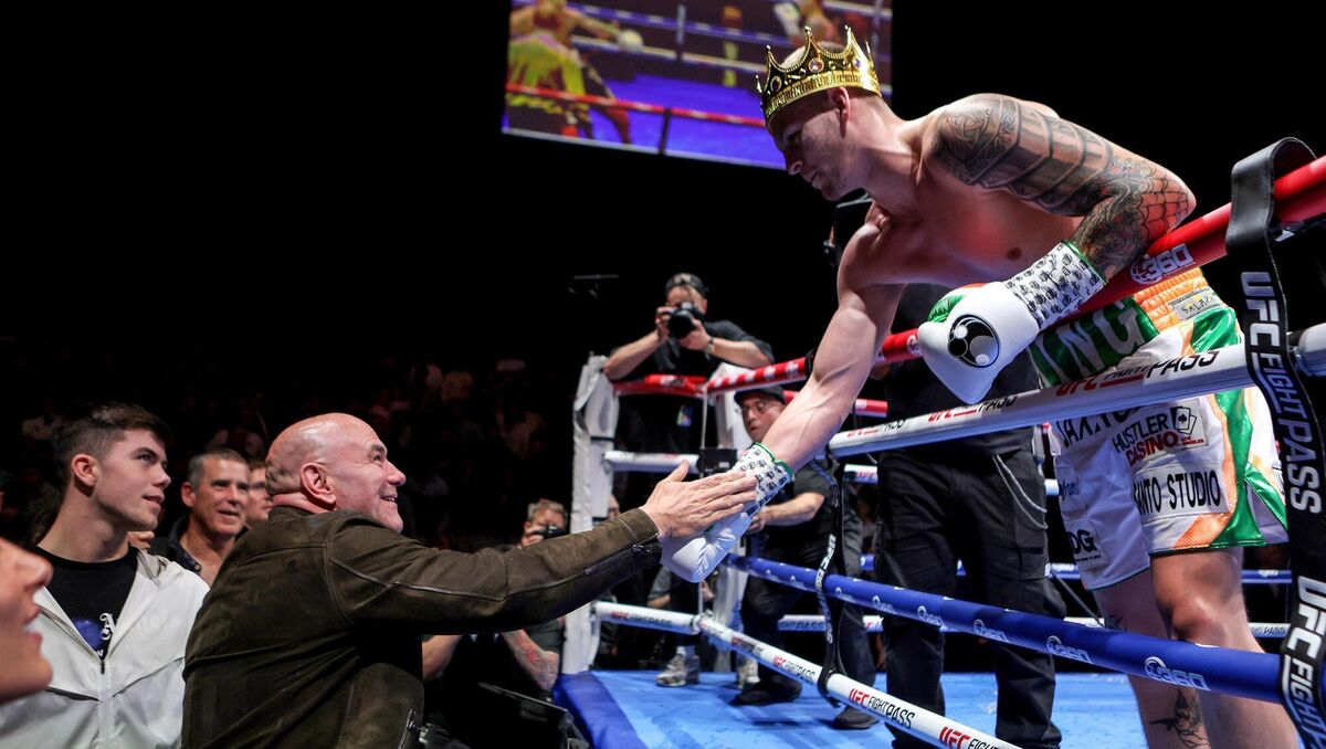 UFC CEO and President Dana White congratulates Callum Walsh after the fight UFC CEO and President Dana White congratulates Callum Walsh after the fight