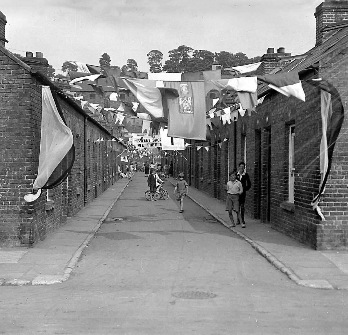 Madden’s Buildings, Blackpool, Cork, decorated for the International Eucharistic Congress being held in Dublin in the summer of 1932. Pic: Irish Examiner archive Madden’s Buildings, Blackpool, Cork, decorated for the International Eucharistic Congress being held in Dublin in the summer of 1932. Pic: Irish Examiner archive