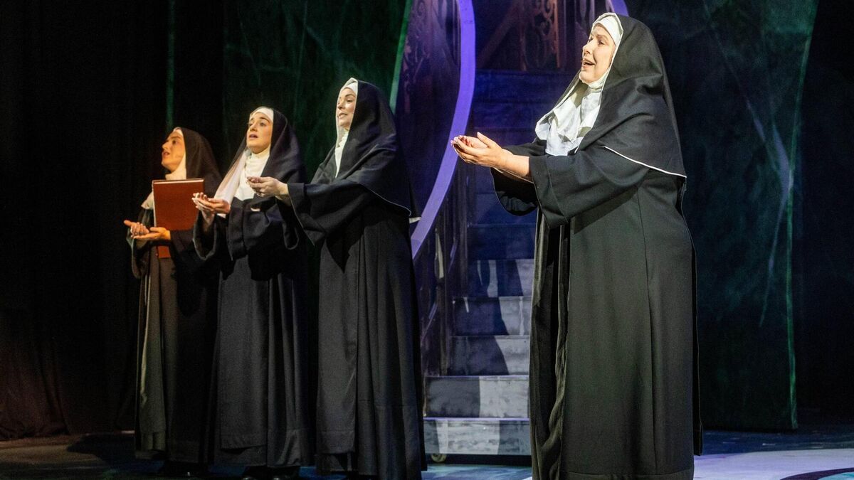 Theatre Nights: Behind the scenes tour ...plus drama and music
