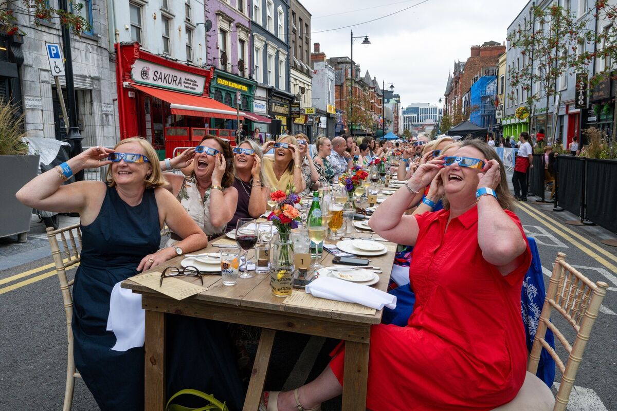 Diners at the Cork on a Fork Long Table event on MacCurtain Street. Diners at the Cork on a Fork Long Table event on MacCurtain Street.