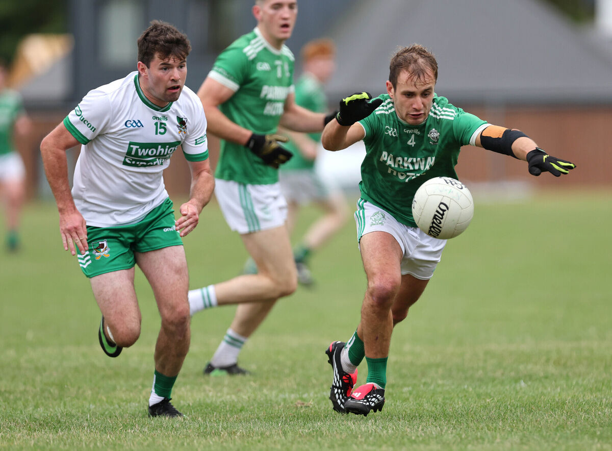  Liam O'Keeffe, Kanturk, tracks Jerry Farrell, Dohenys. Picture: Jim Coughlan.
