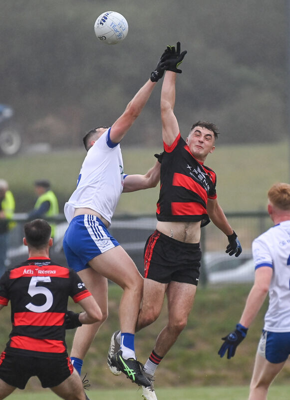 Sean Ó Foirreidh of Cill Na Martra battles in the air with Newmarket's Eoin Gogan. Picture: David Keane. Sean Ó Foirreidh of Cill Na Martra battles in the air with Newmarket's Eoin Gogan. Picture: David Keane.
