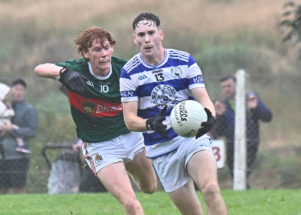 Michael Maguire bears down on goal chased by Clonakilty's Des Kenneally. Picture: Martin Walsh. Michael Maguire bears down on goal chased by Clonakilty's Des Kenneally. Picture: Martin Walsh.